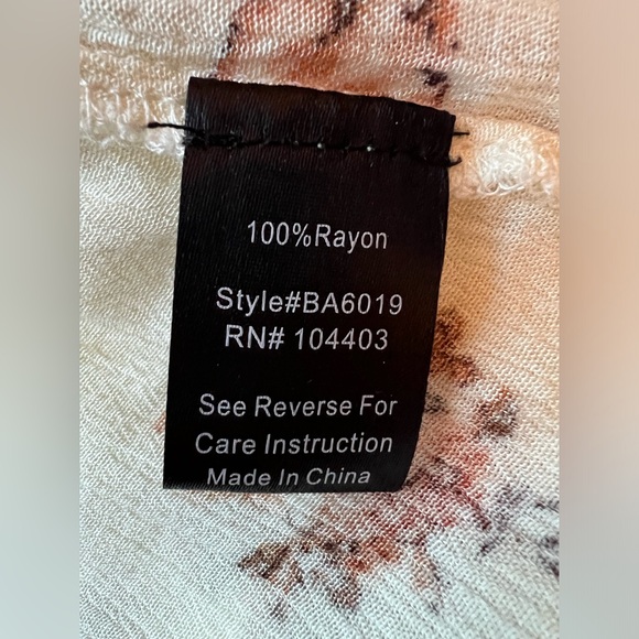 Altar’d State Squirrels and Flowers Blouse - Picture 9 of 12